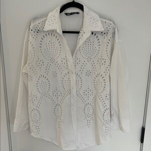 Zara Cream Button Down Shirt with Notched Collar